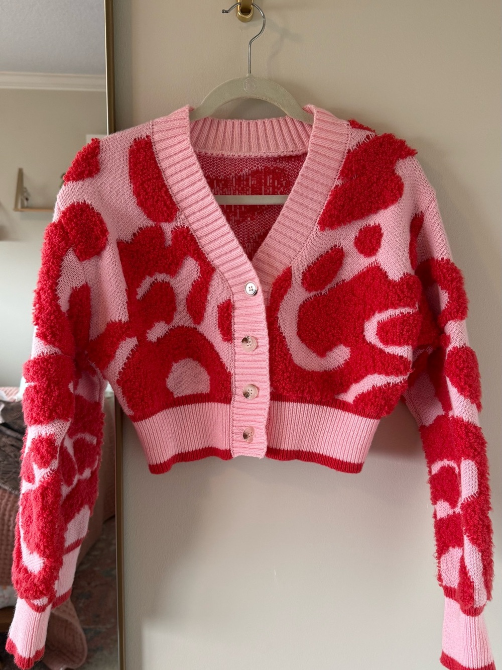 Micas Pink & Red Abstract Cropped Cardigan Sweater